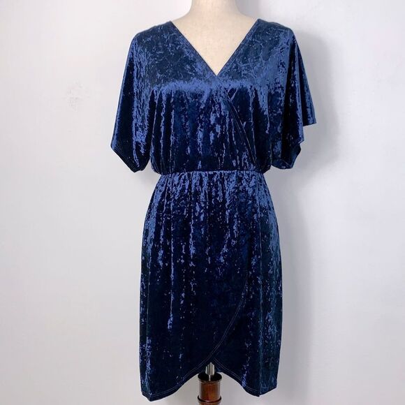NWT Maurice’s Blue Crushed Velvet Flutter Sleeve Faux Wrap Dress Sz S - Picture 1 of 9